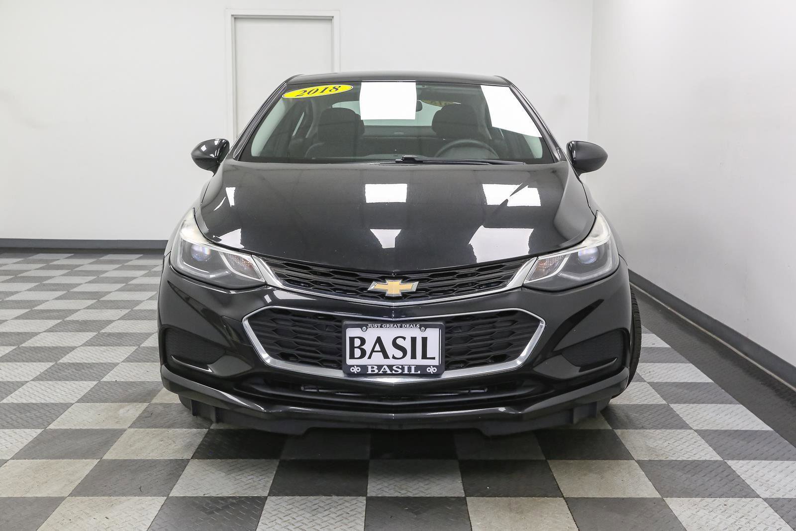 Used 2018 Chevrolet Cruze LT image 3