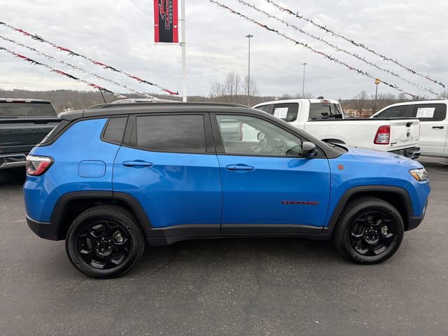 Used 2024 Jeep Compass Trailhawk image 2