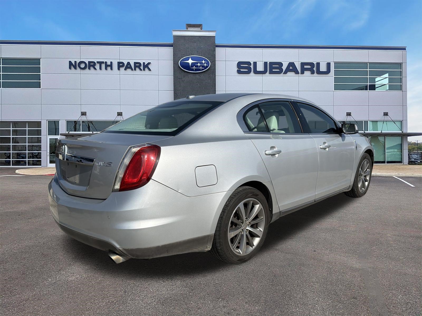 Used 2009 Lincoln MKS FWD image 3