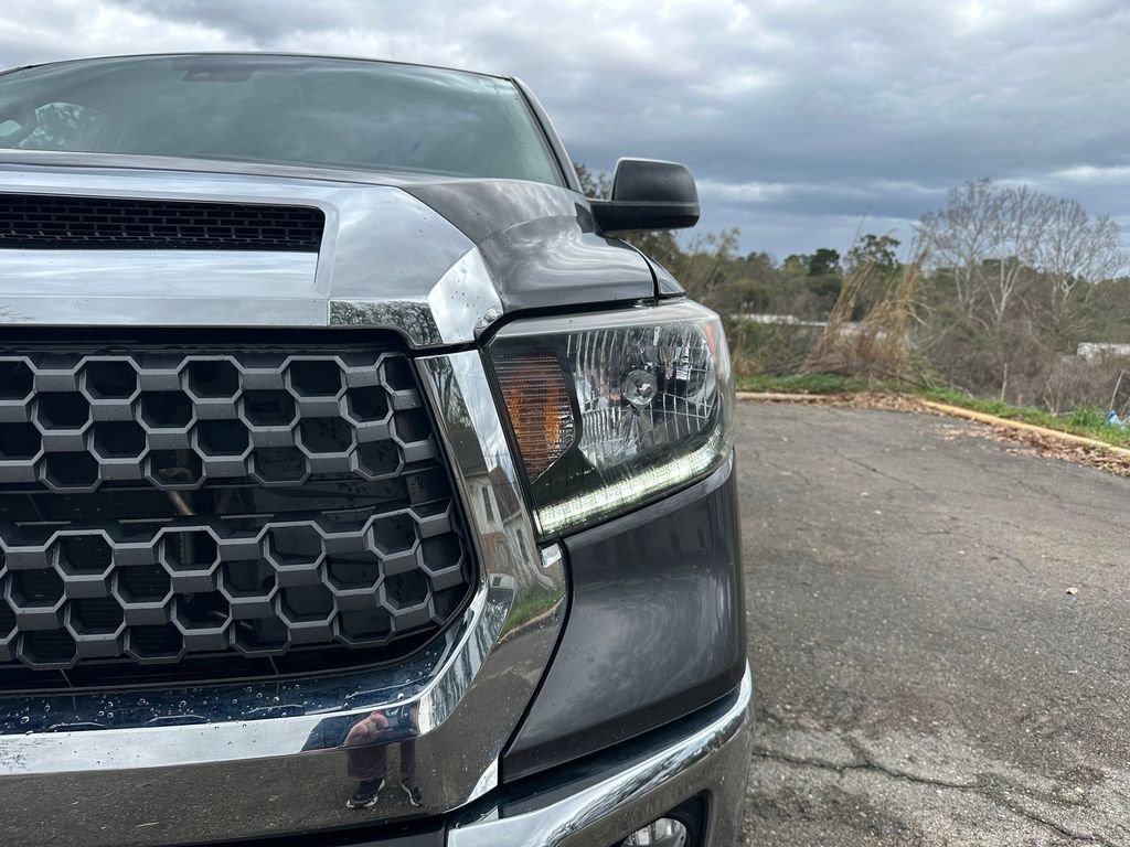 Used 2020 Toyota Tundra SR5 w/ SR5 Upgrade Package image 17