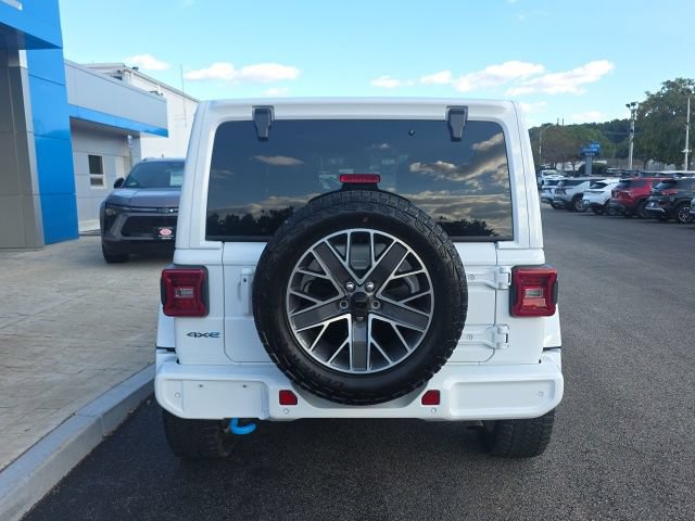 Used 2024 Jeep Wrangler High Altitude AWD/4WD image 3