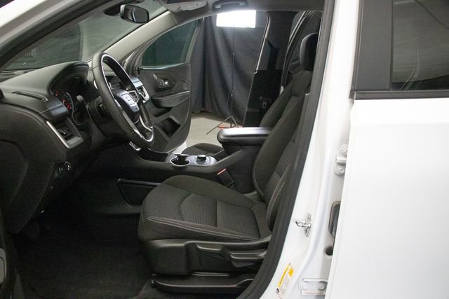 Used 2024 GMC Terrain SLE w/ Elevation Edition image 24