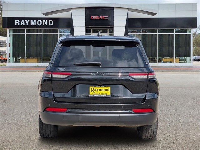 Used 2024 Jeep Grand Cherokee Altitude image 5