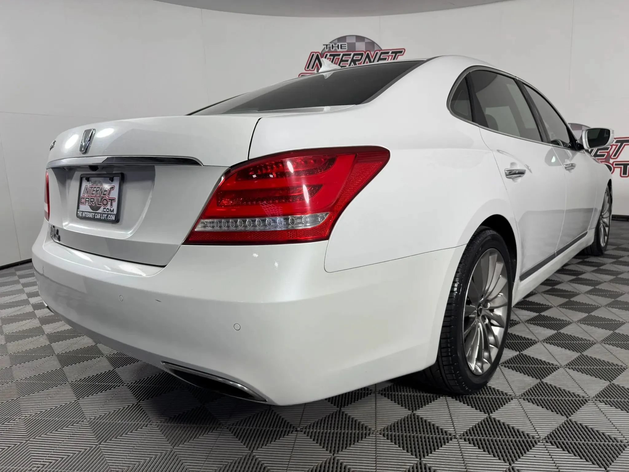 Used 2014 Hyundai Equus Signature RWD image 29