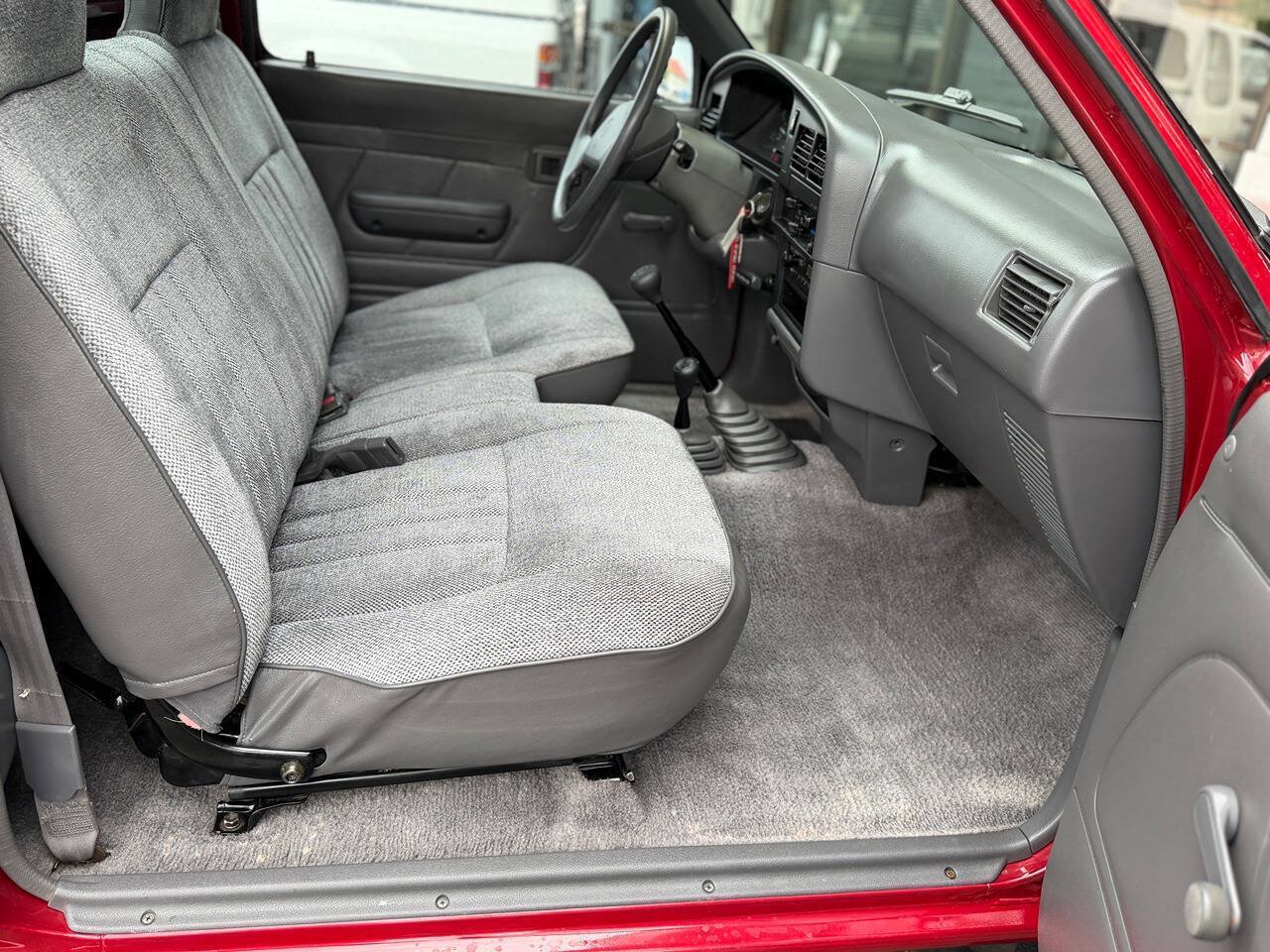 Used 1993 Toyota Pickup Deluxe AWD/4WD image 23