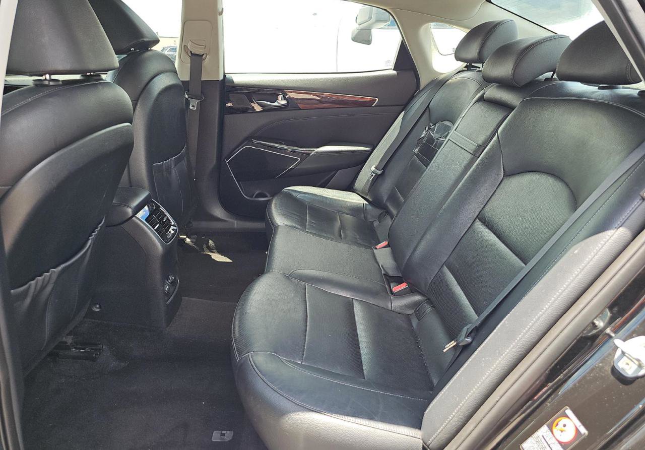 Used 2017 Kia Cadenza Premium w/ Luxury Package FWD image 16