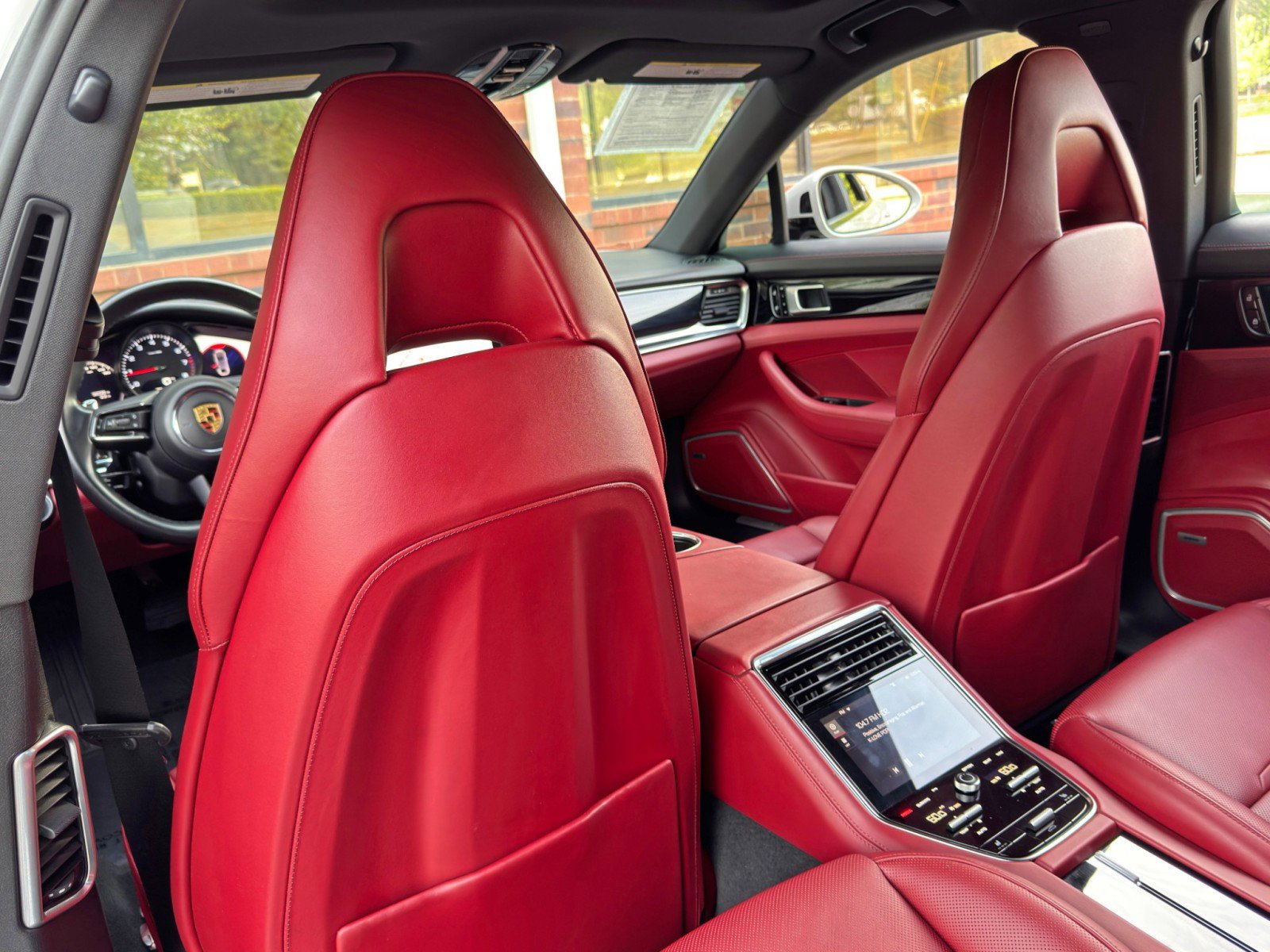 Used 2021 Porsche Panamera image 39