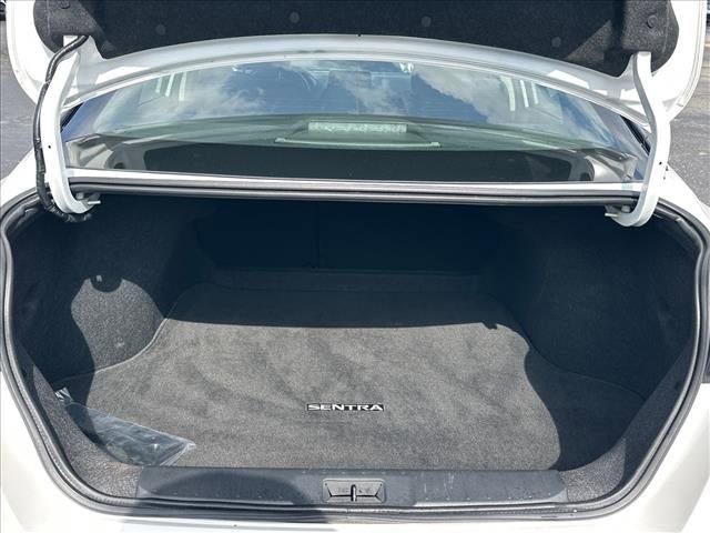 Used 2025 Nissan Sentra SR FWD image 31