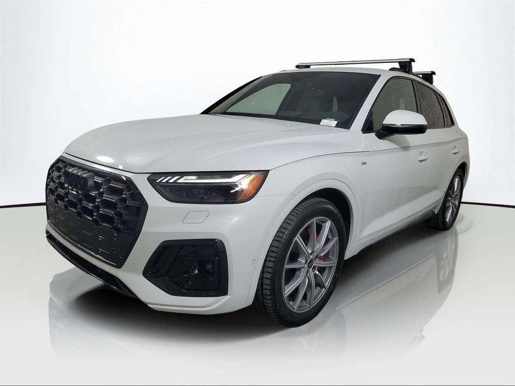 Used 2024 Audi Q5 e Prestige w/ Prestige Package image 3