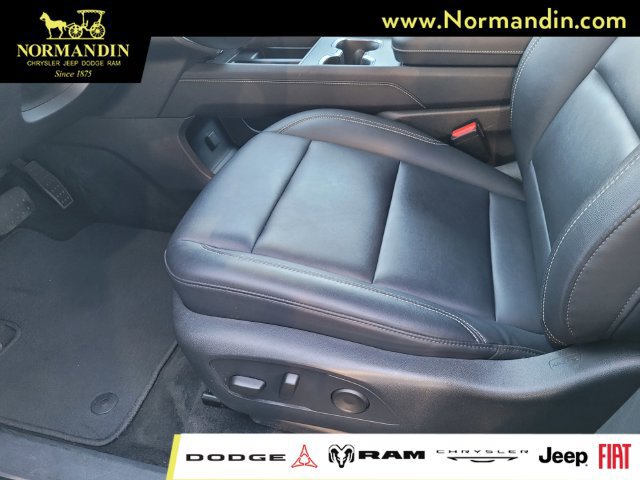 Used 2024 GMC Acadia Elevation AWD/4WD image 16