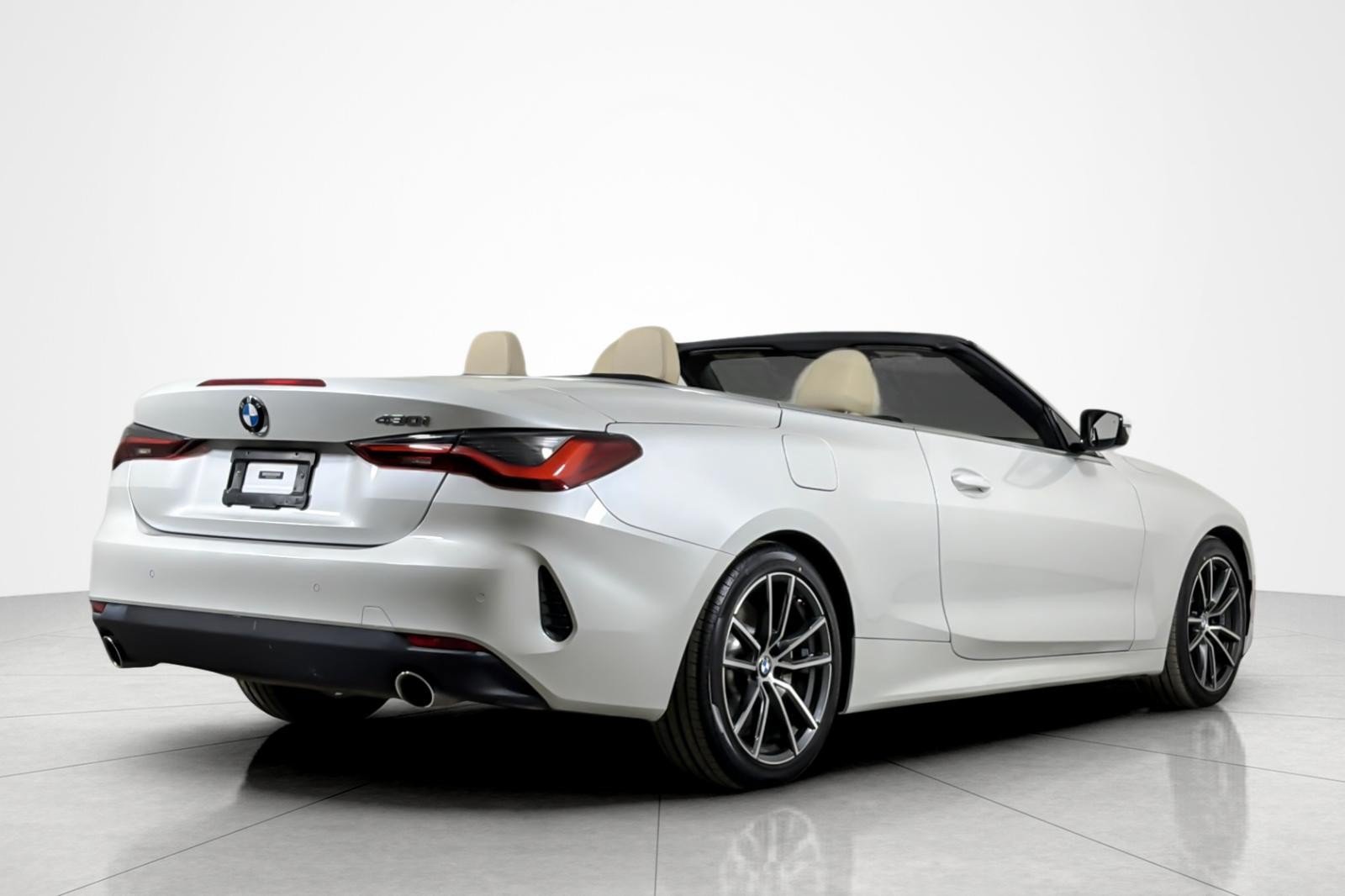Used 2023 BMW 430i Convertible w/ Convenience Package RWD image 5