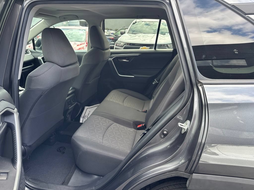 Used 2019 Toyota RAV4 XLE w/ Carpet Mat Package FWD image 11