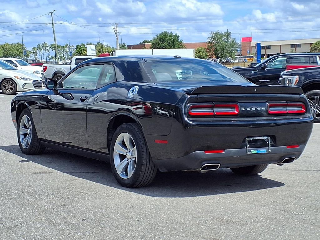 Used 2020 Dodge Challenger SXT RWD image 5