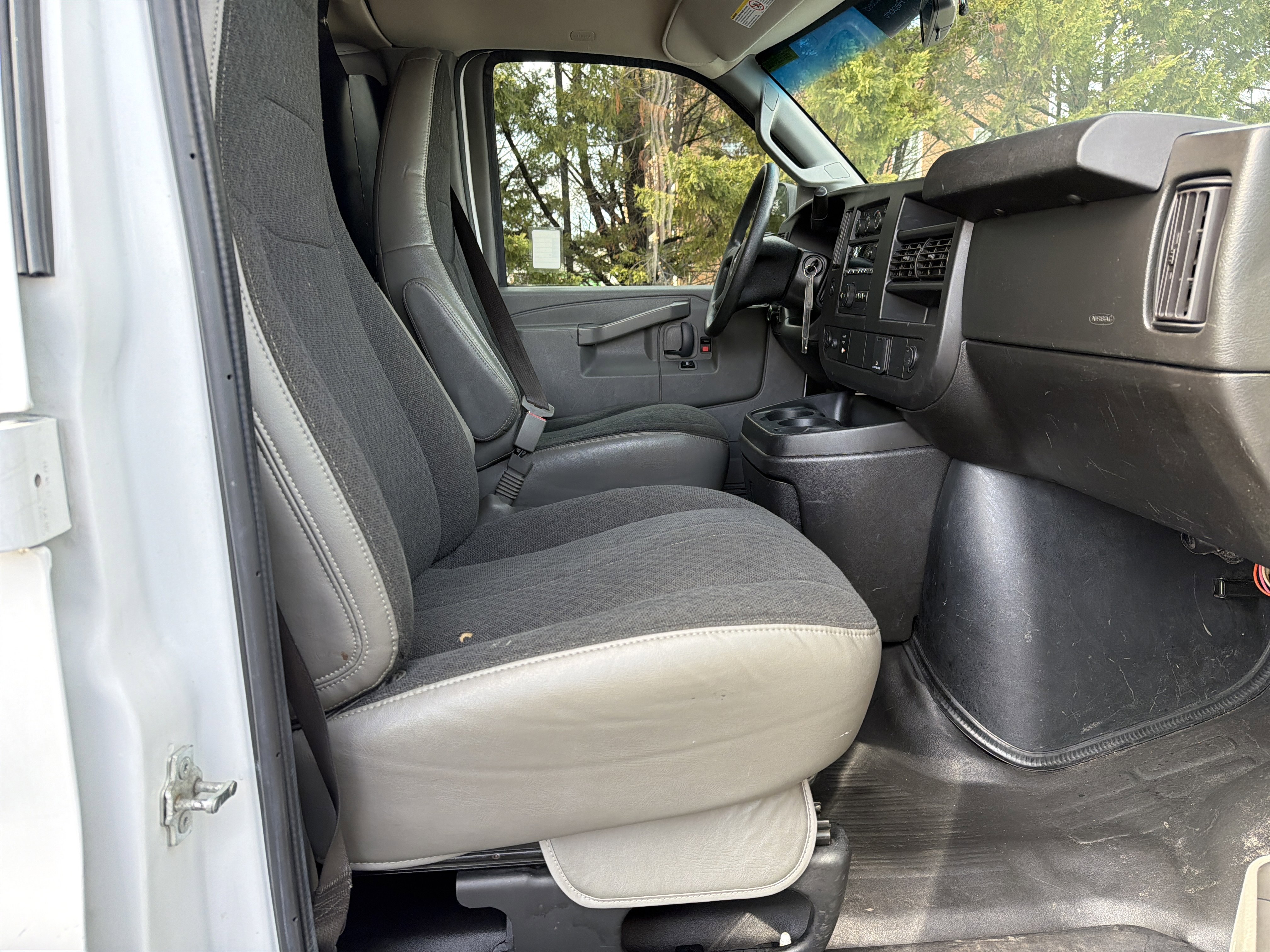 Used 2021 GMC Savana 2500 w/ Driver Convenience Package image 30