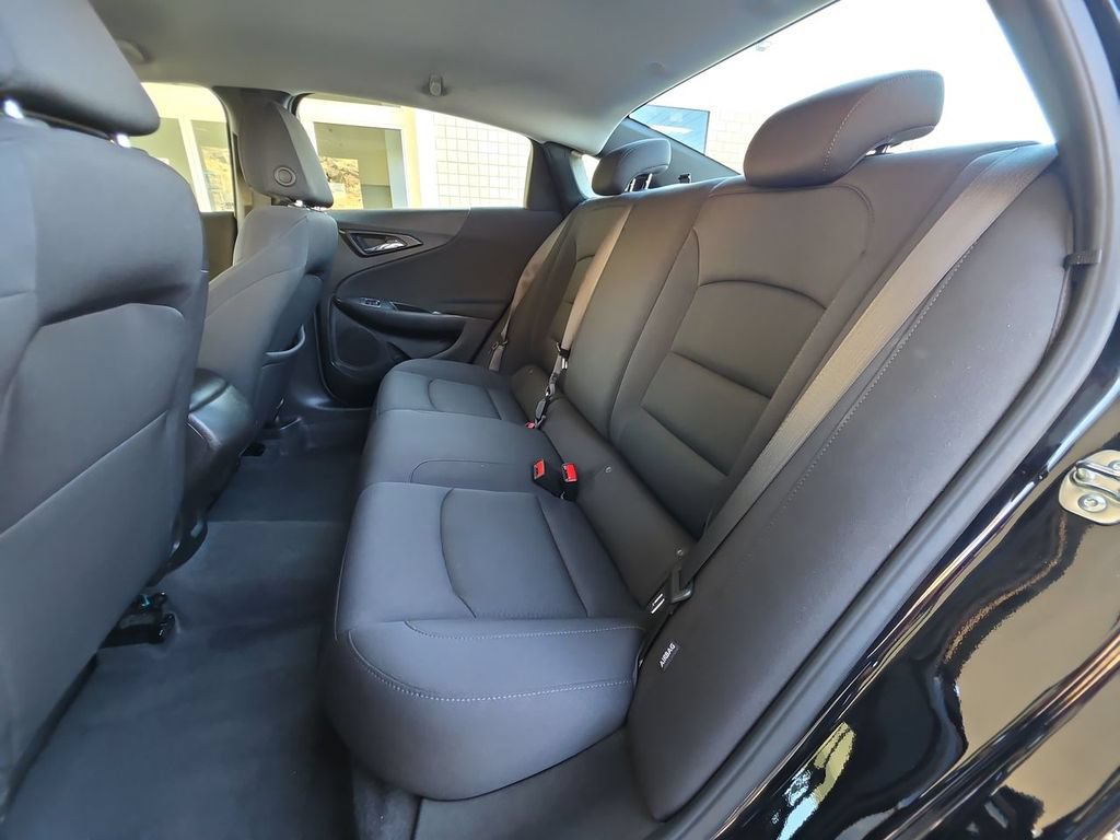 Used 2025 Chevrolet Malibu RS FWD image 26