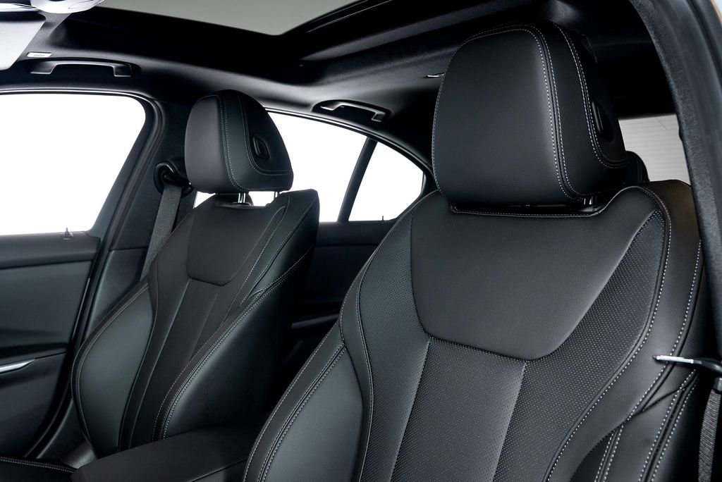 Used 2024 BMW M340i xDrive w/ Driving Assistance Package image 18