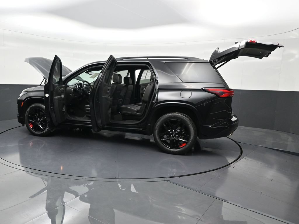 Used 2023 Chevrolet Traverse Premier w/ Redline Edition image 41