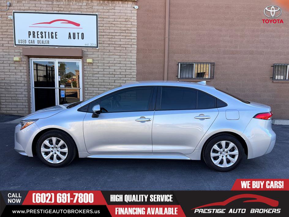 Used 2021 Toyota Corolla LE image 1