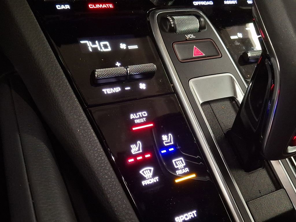 Used 2023 Porsche Cayenne image 13