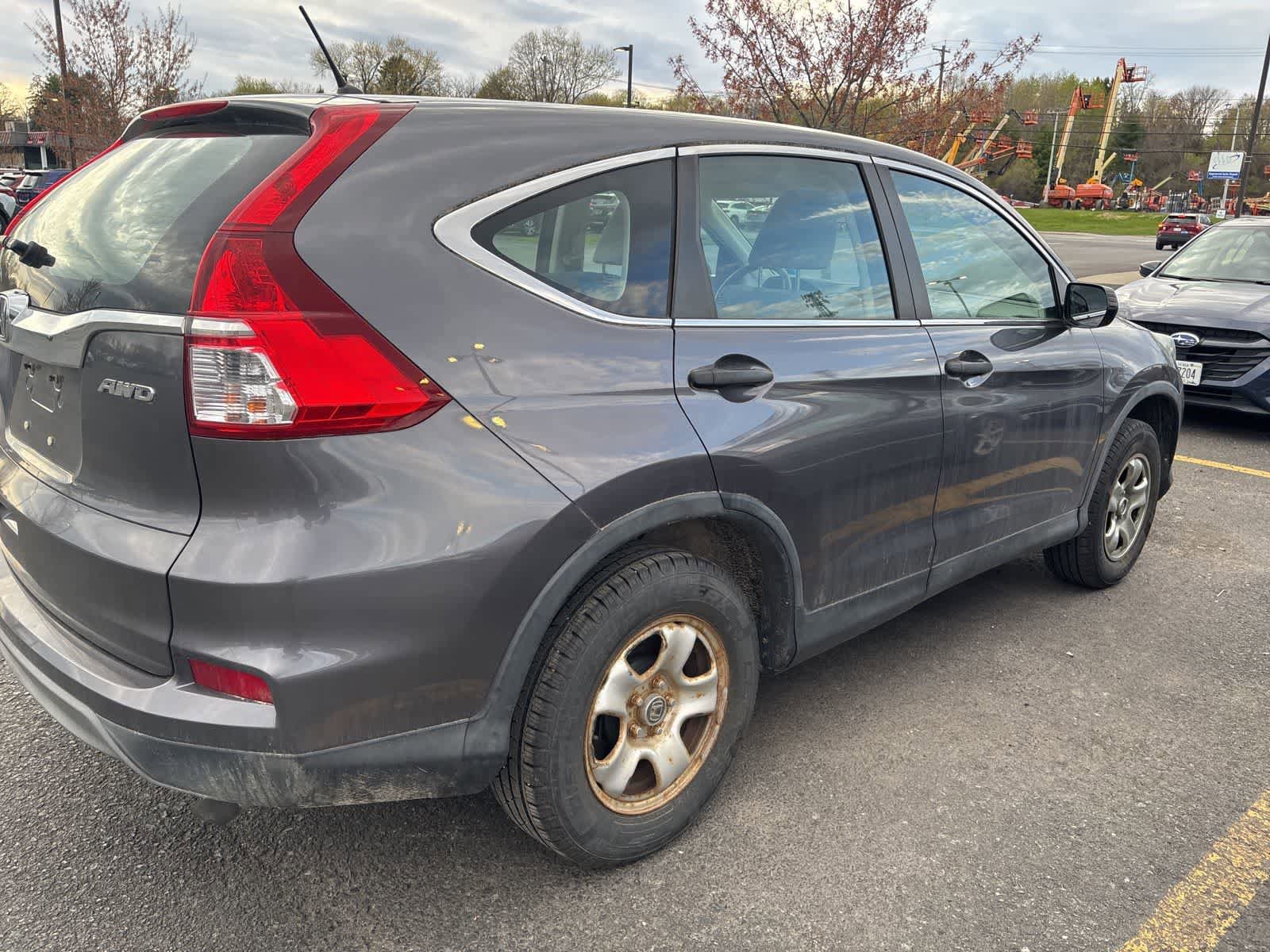 Used 2015 Honda CR-V LX image 3