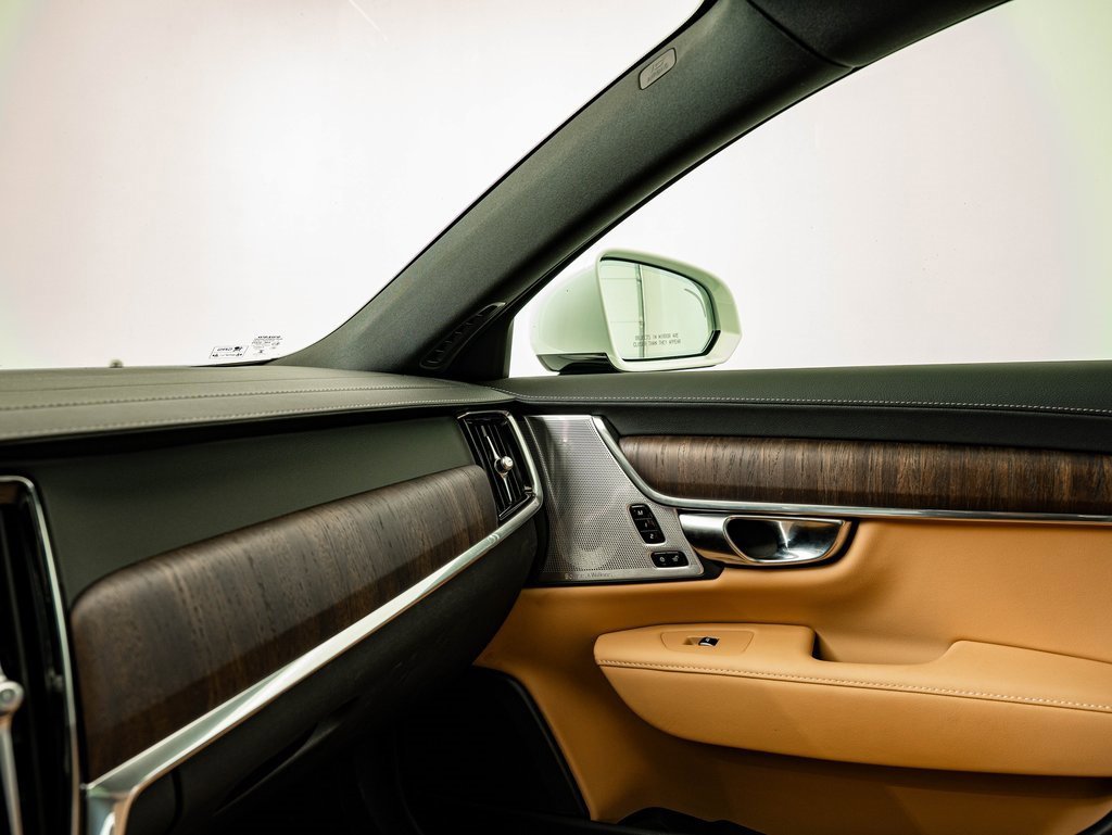 Used 2023 Volvo S90 B6 Ultimate w/ Lounge Package image 27