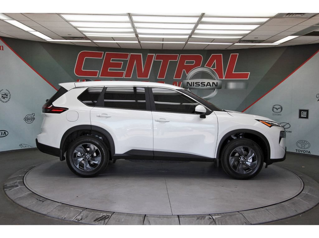 New 2026 Nissan Rogue SV w/ Cold Weather Package FWD image 5