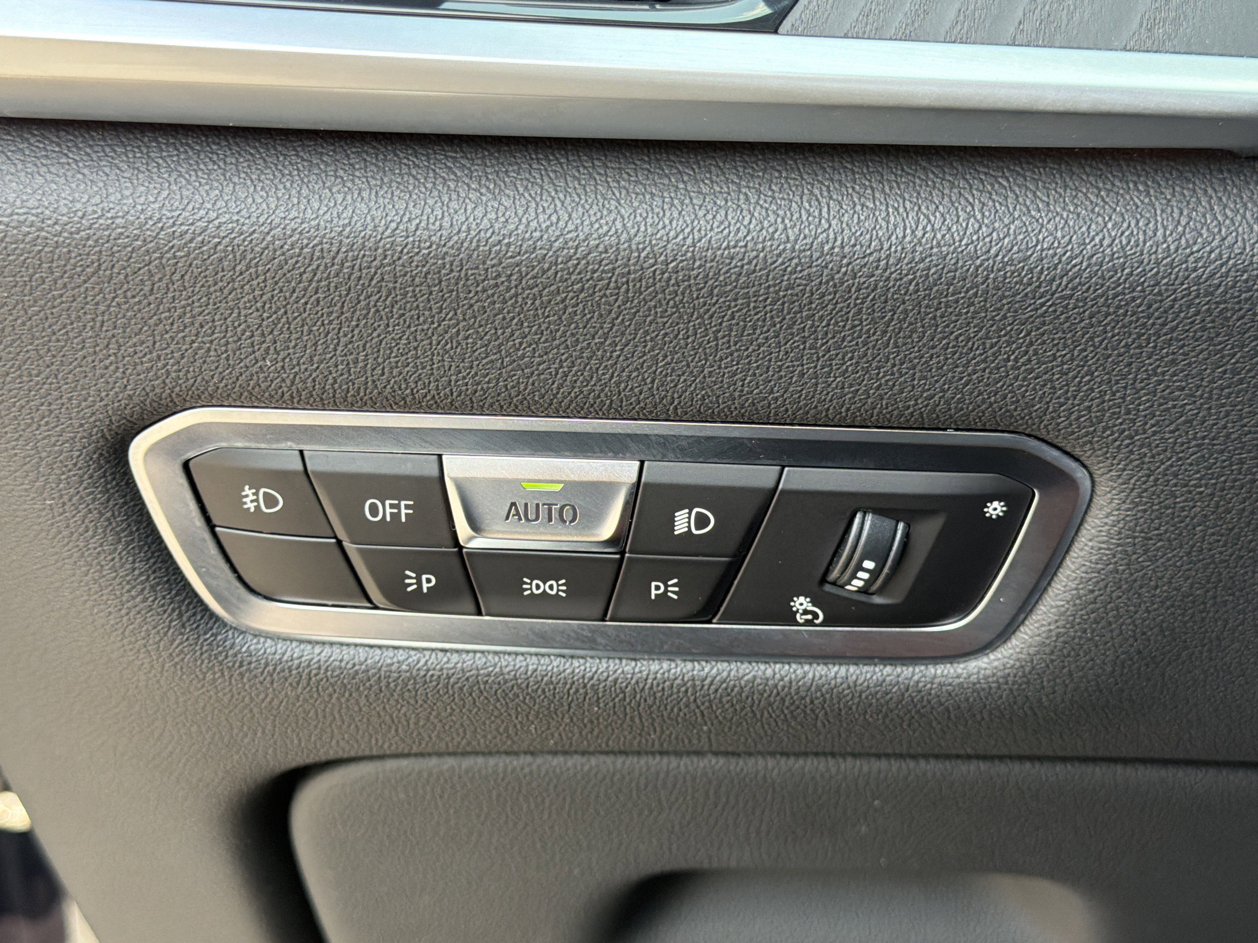 Used 2019 BMW X7 xDrive50i w/ M Sport Package AWD/4WD image 37