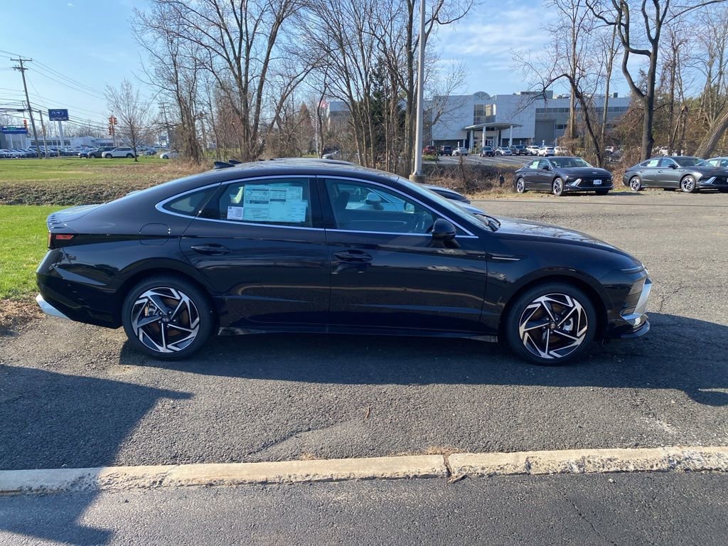 New 2026 Hyundai Sonata SEL FWD image 2