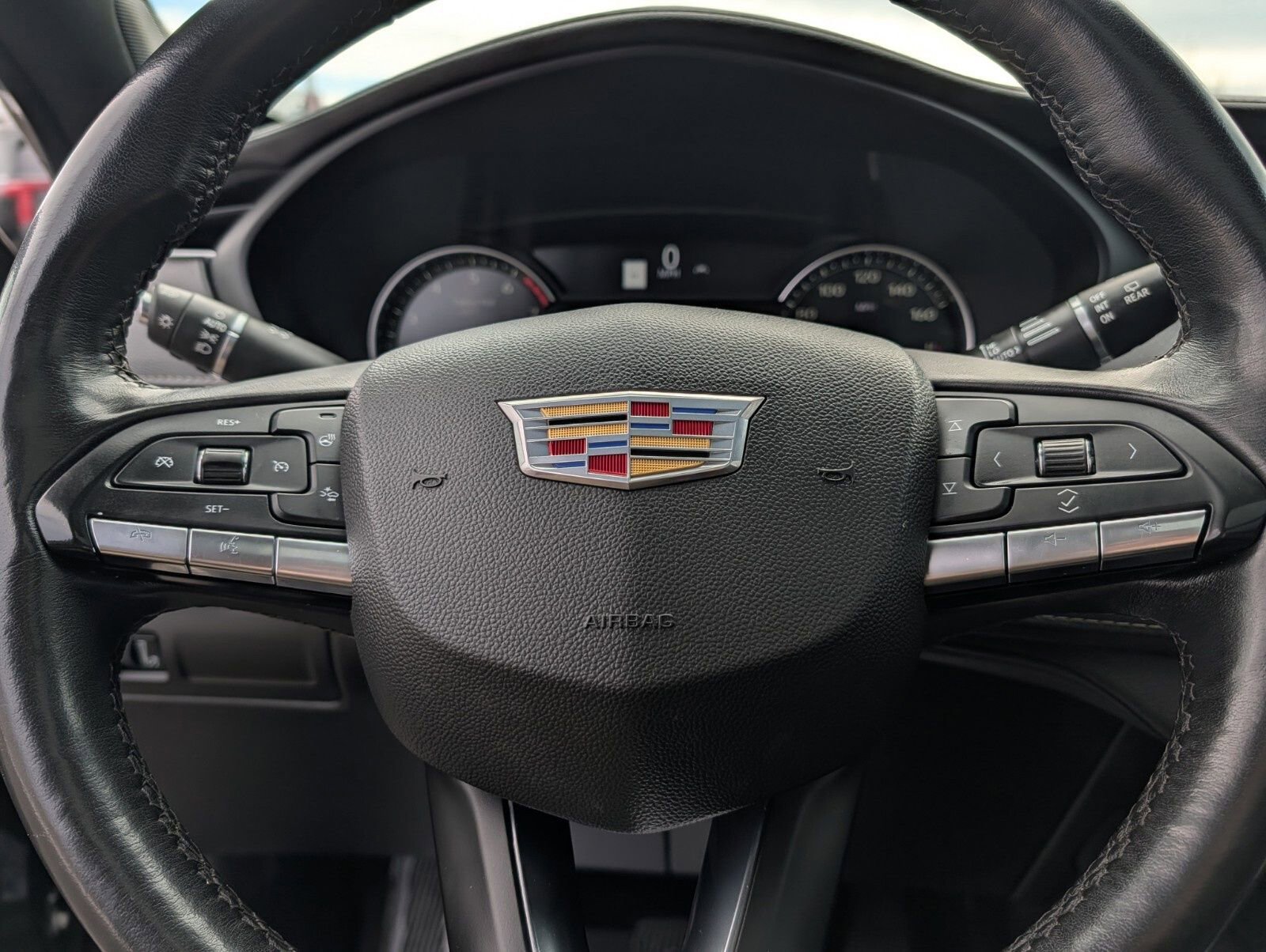 Certified 2023 Cadillac XT4 Premium Luxury w/ LPO, Onyx Lite Package image 37