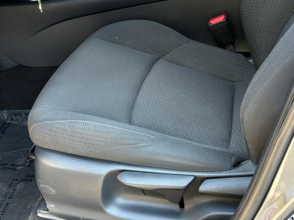 Used 2018 Toyota C-HR XLE FWD image 20