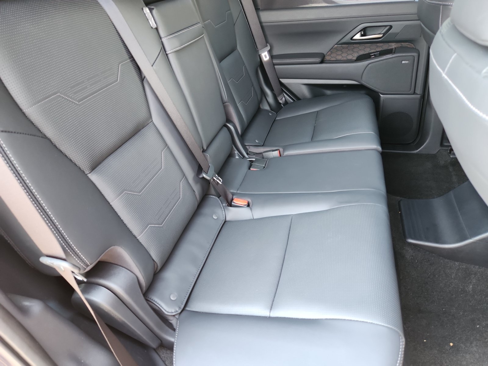 Used 2026 Lexus GX 550 w/ Accessory Package (2T) AWD/4WD image 18