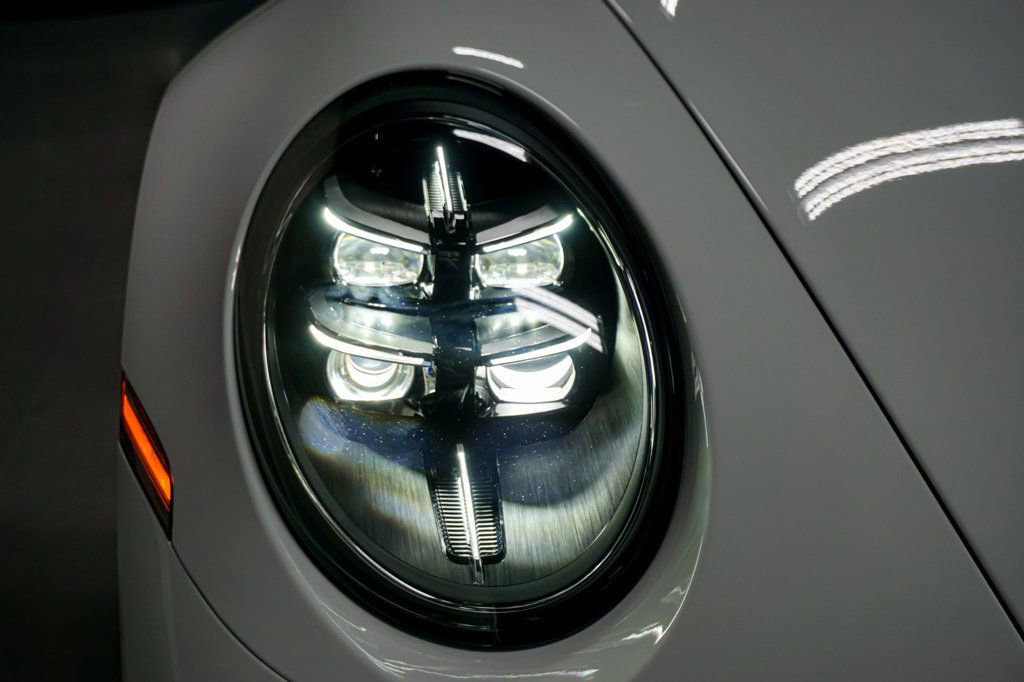 Used 2025 Porsche 911 Carrera T RWD image 77