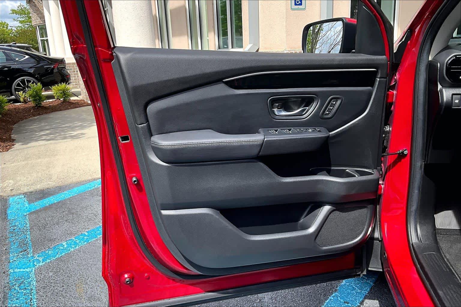 Certified 2025 Honda Pilot EX-L image 50