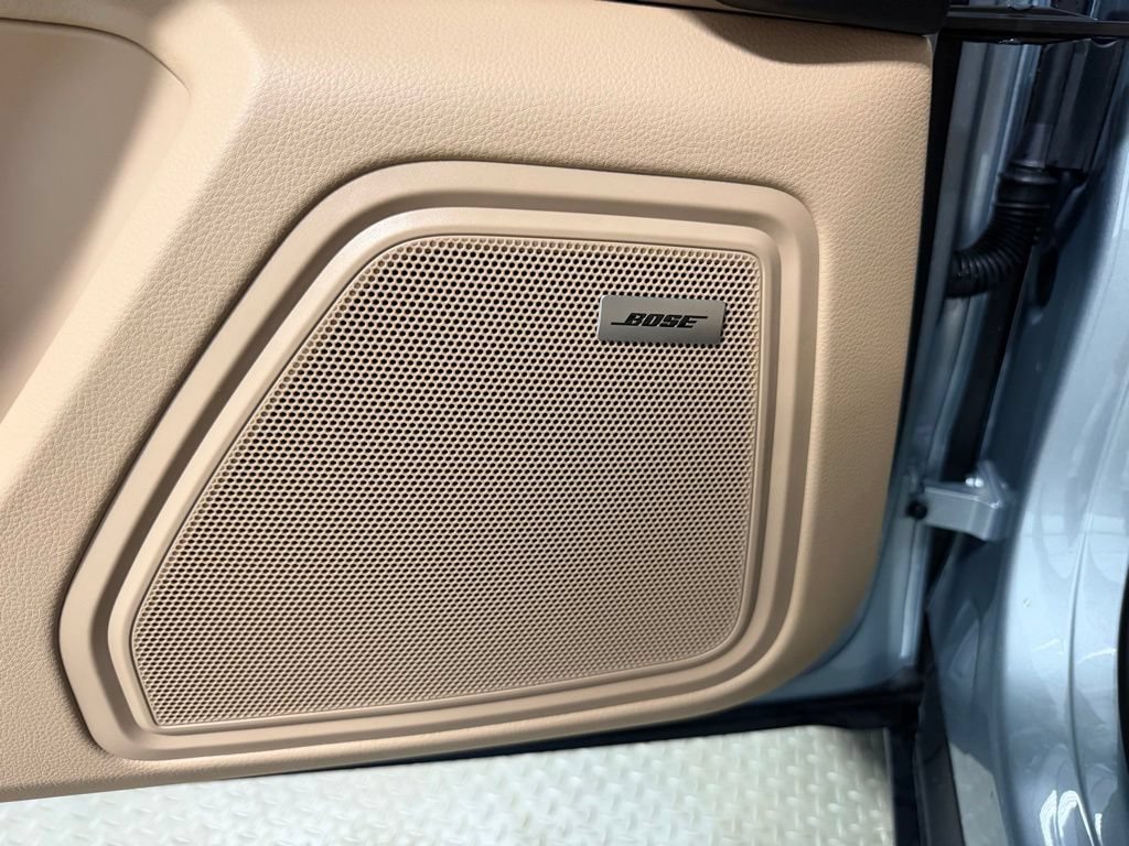 Certified 2026 Porsche Macan AWD/4WD image 11