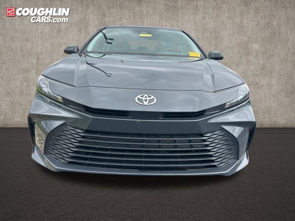 Used 2025 Toyota Camry LE AWD/4WD image 3