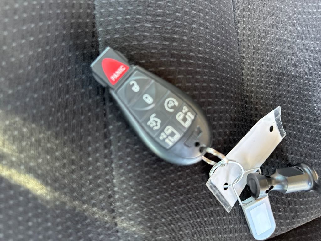 Certified 2016 Dodge Grand Caravan SXT w/ Rear Park Assist Package image 38