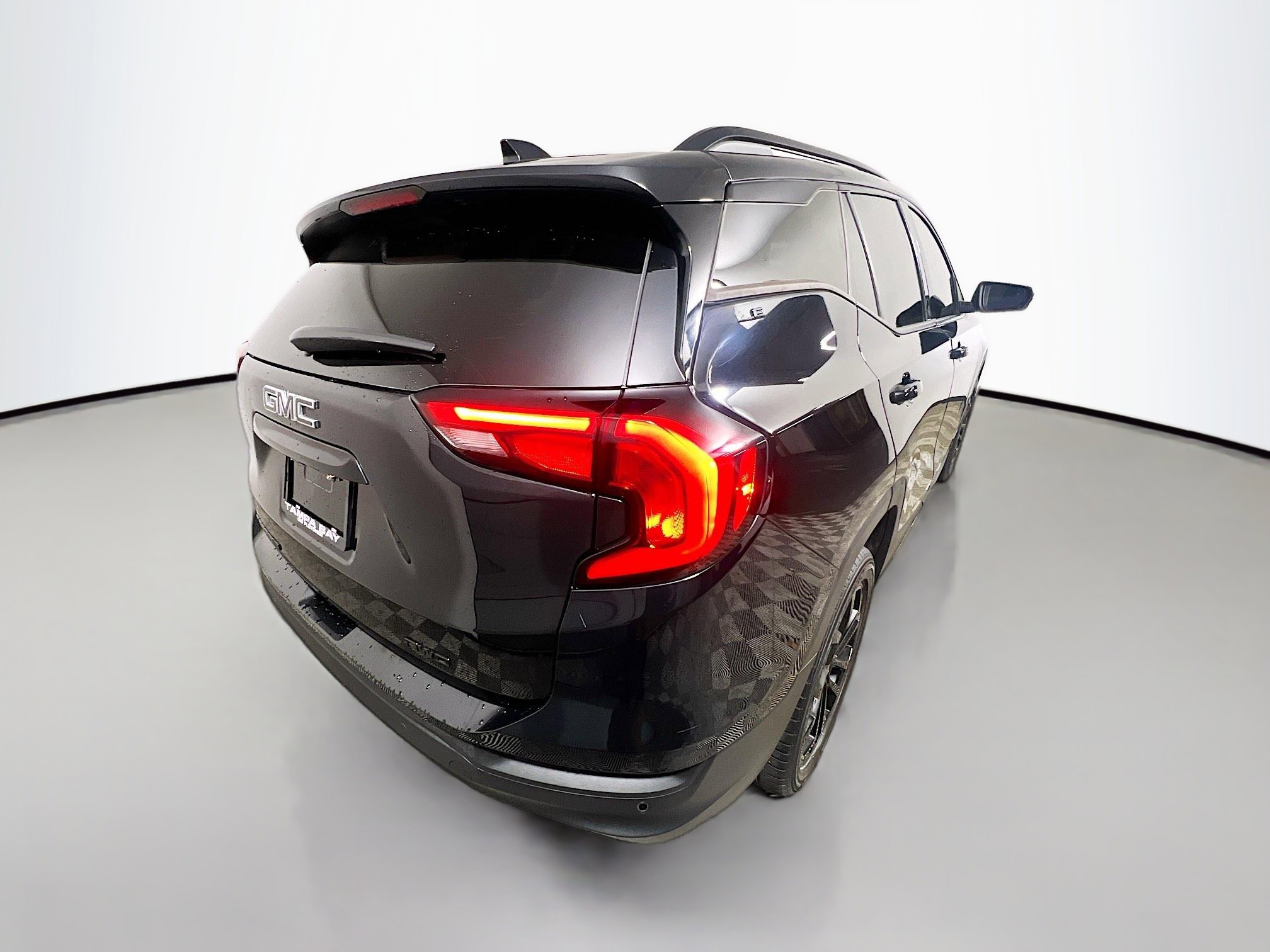 Used 2020 GMC Terrain SLE w/ Driver Convenience Package image 4