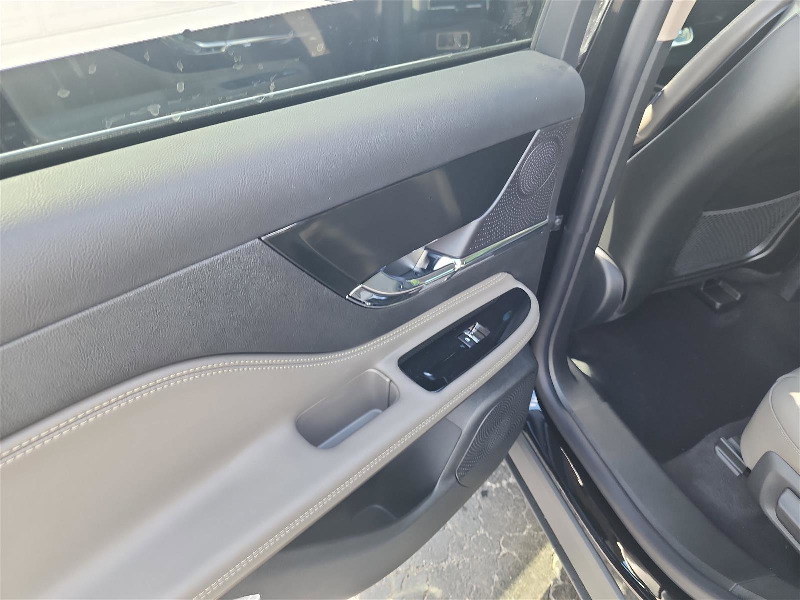 New 2026 Lincoln Corsair Premiere image 19