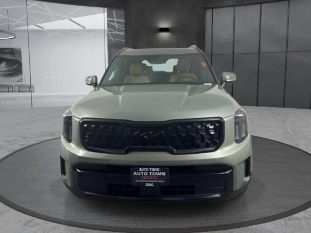 Used 2025 Kia Telluride EX X-Line AWD/4WD image 2