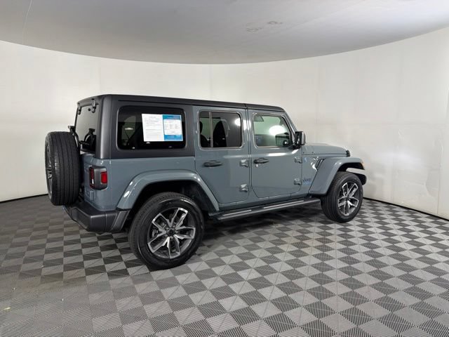 Used 2024 Jeep Wrangler Unlimited w/ Convenience Group AWD/4WD image 8