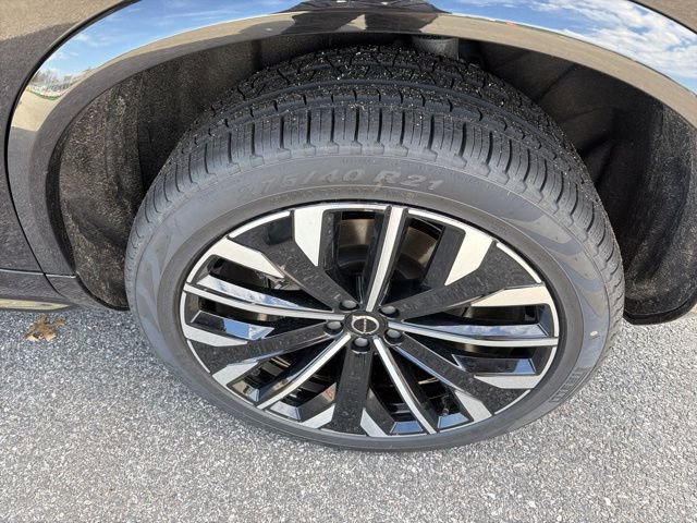 New 2026 Volvo XC90 B6 Plus w/ Protection Package Premier AWD/4WD image 8