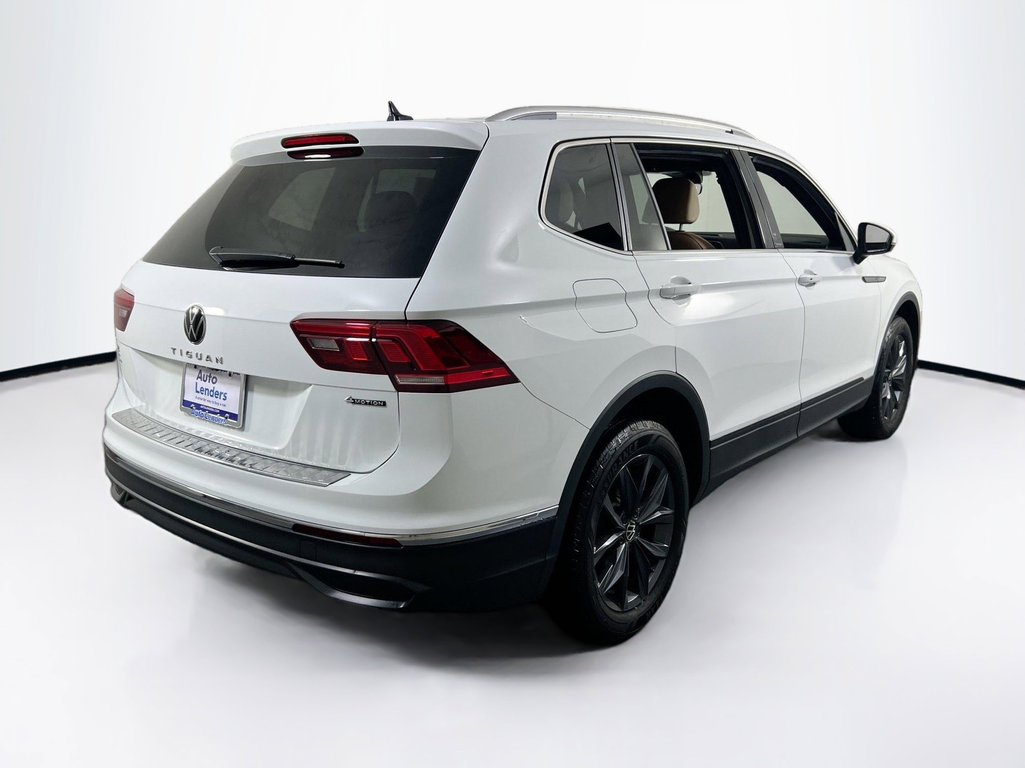 Used 2022 Volkswagen Tiguan SE AWD/4WD image 5