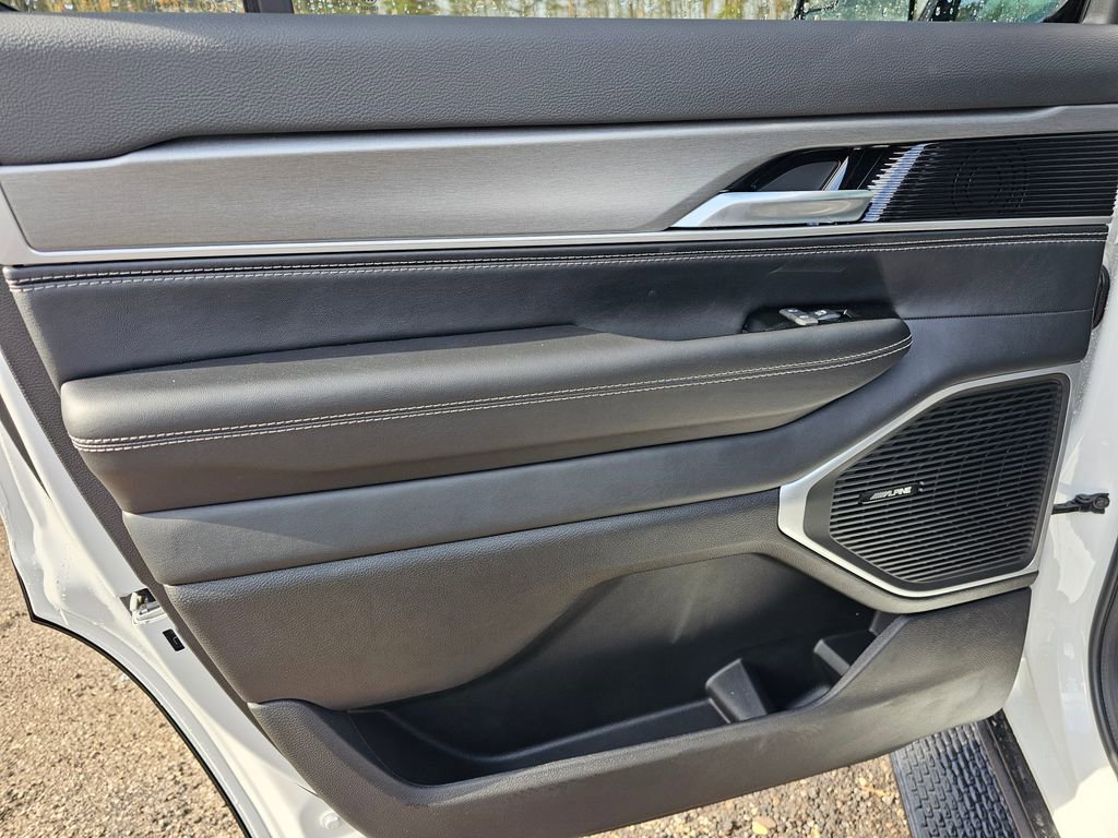 New 2026 Jeep Grand Wagoneer 4WD image 34