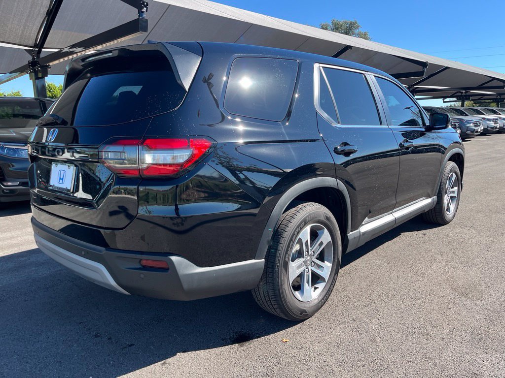 Certified 2025 Honda Pilot EX-L image 4