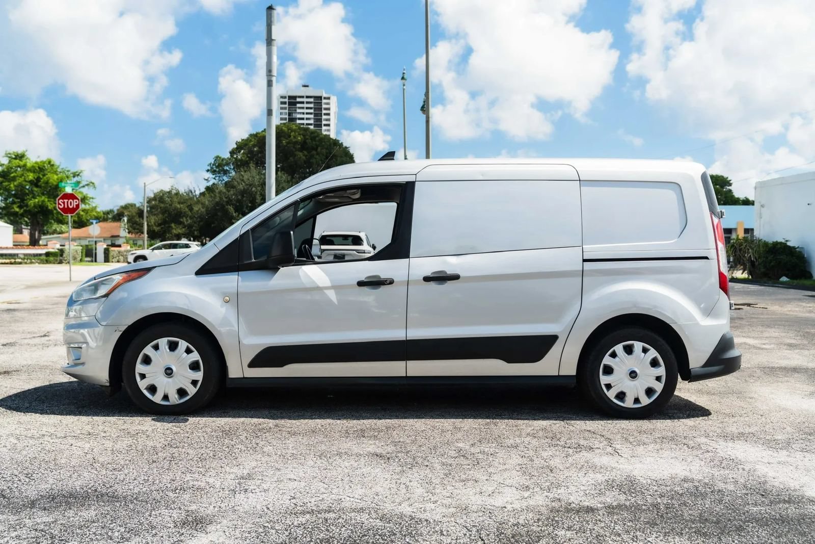 Used 2019 Ford Transit Connect XLT FWD image 5
