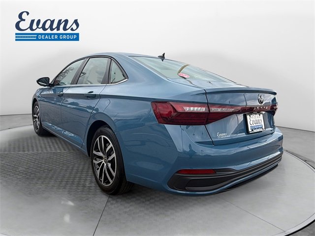 Used 2025 Volkswagen Jetta SE w/ Sunroof Package image 3