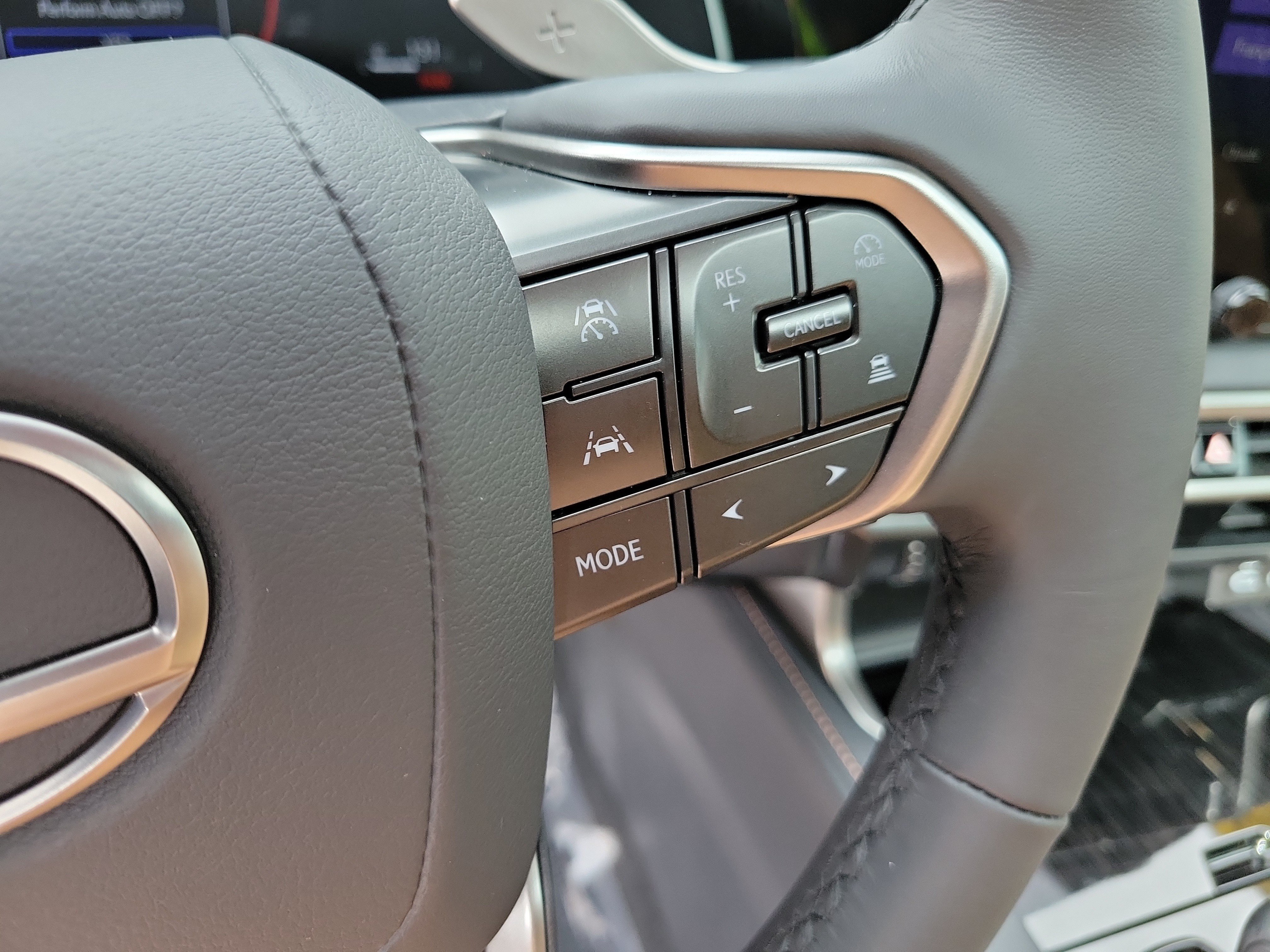 Used 2026 Lexus RX 350 FWD w/ Accessory Package (Z1) image 27