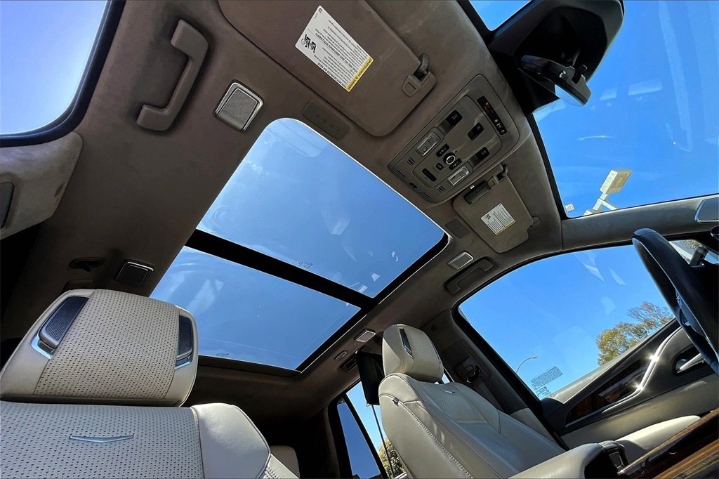 Used 2021 Cadillac Escalade Premium Luxury Platinum w/ Heavy-Duty Trailer Package image 22