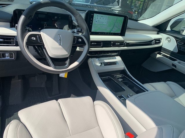 New 2026 Lincoln Aviator Reserve w/ Luxury Package AWD/4WD image 17