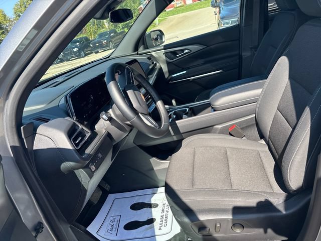 Used 2025 Chevrolet Traverse LT AWD/4WD image 8